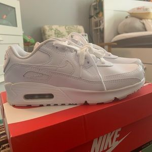 Nike Air Max 90s BRAND NEW - Women’s size 7, Men’s & Youth 4.5